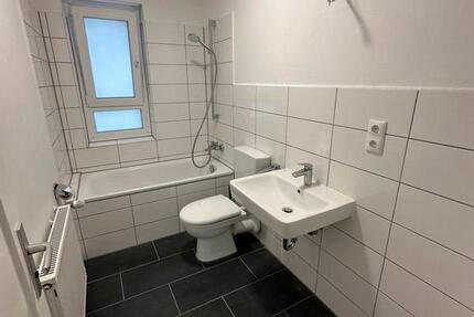 Für Singles oder Paare: 2-Zimmer-Wohnung mit Balkon im Hochparterre zimmer