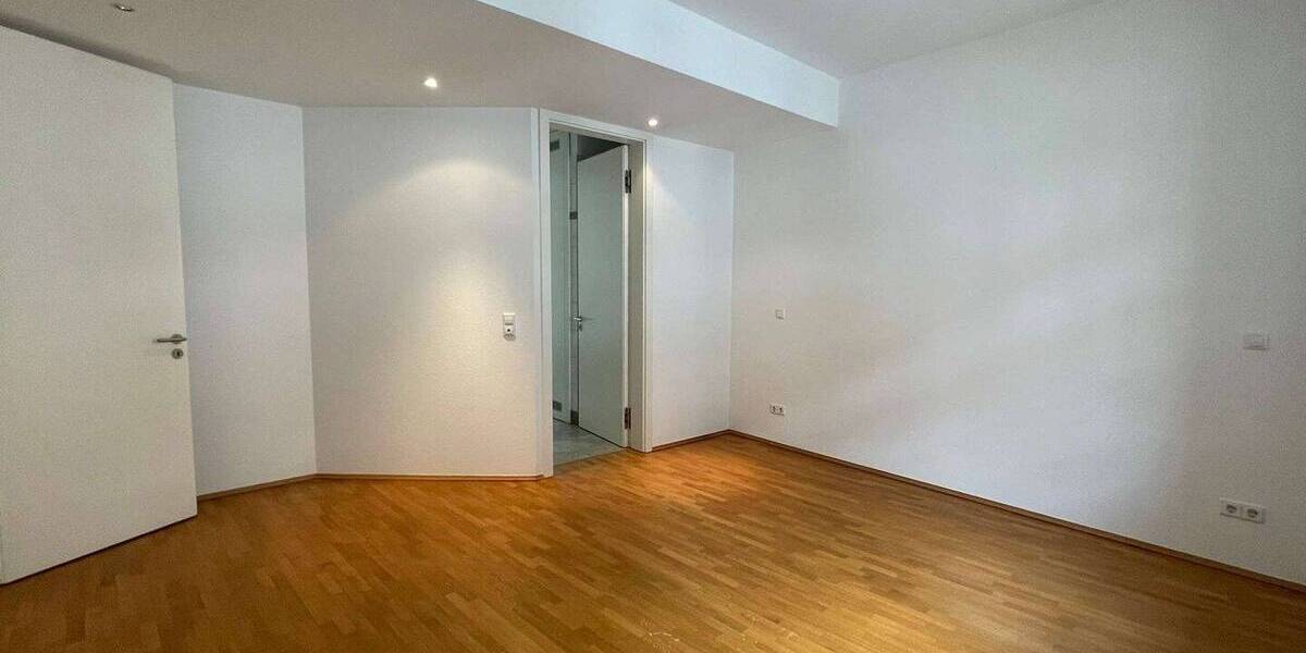 Etagenwohnung Karlsruhe Durlach - 2 Zimmer, 92 m&sup2;, 1.050&euro; | Angebot:26247495
