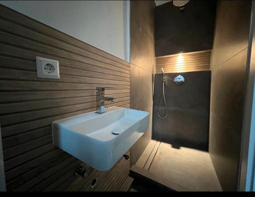 1 Zimmer 19qm in 3 er WG ab sofort