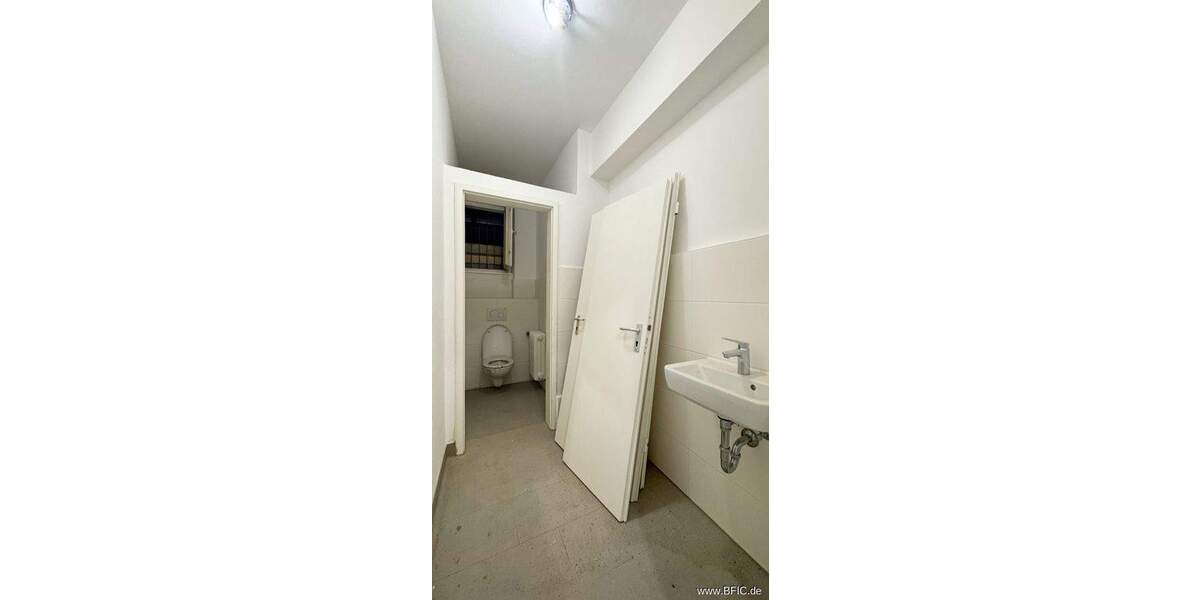 Gewerbeobjekt Fürstenfeldbruck - 9 Zimmer, 228 m&sup2;, 3.420&euro; | Angebot:25699499
