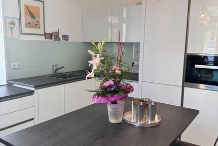 Wohnung Scheer - 4 Zimmer, 142 m&sup2;, 1.350&euro; | Angebot:24841695