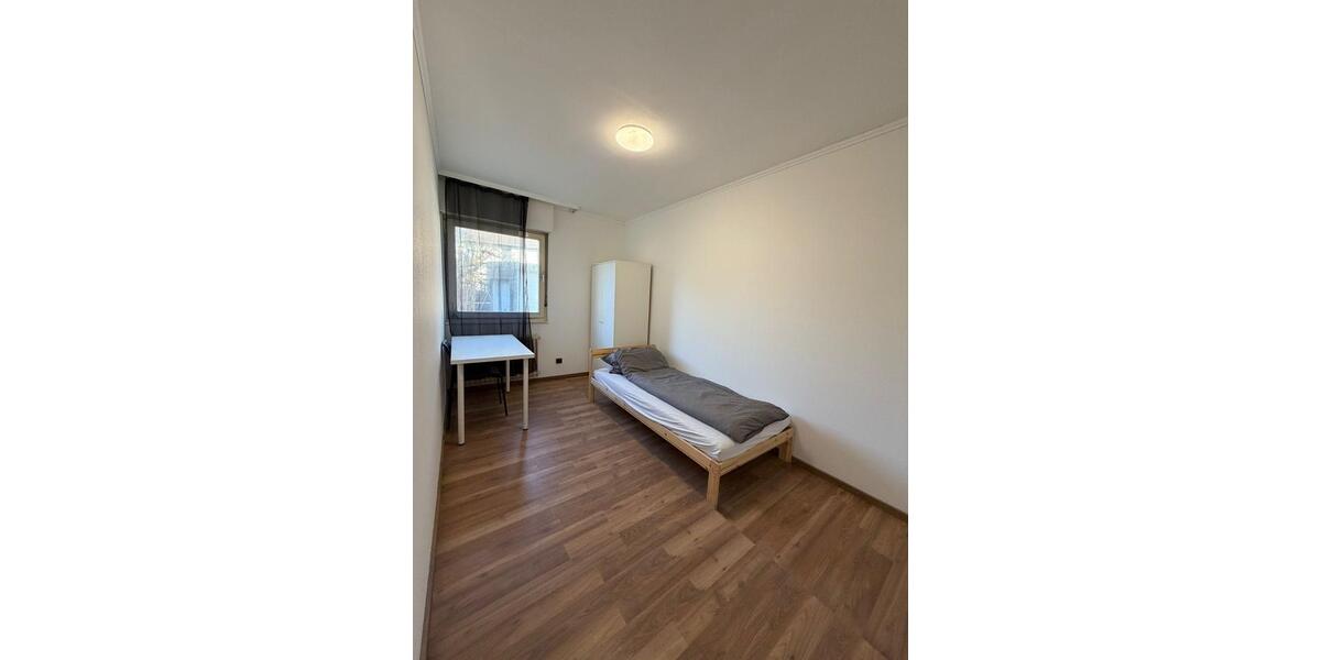 Erdgeschoßwohnung Leverkusen Bergisch Neukirchen - 7 Zimmer, 160 m&sup2;, 3.000&euro; | Angebot:25616673