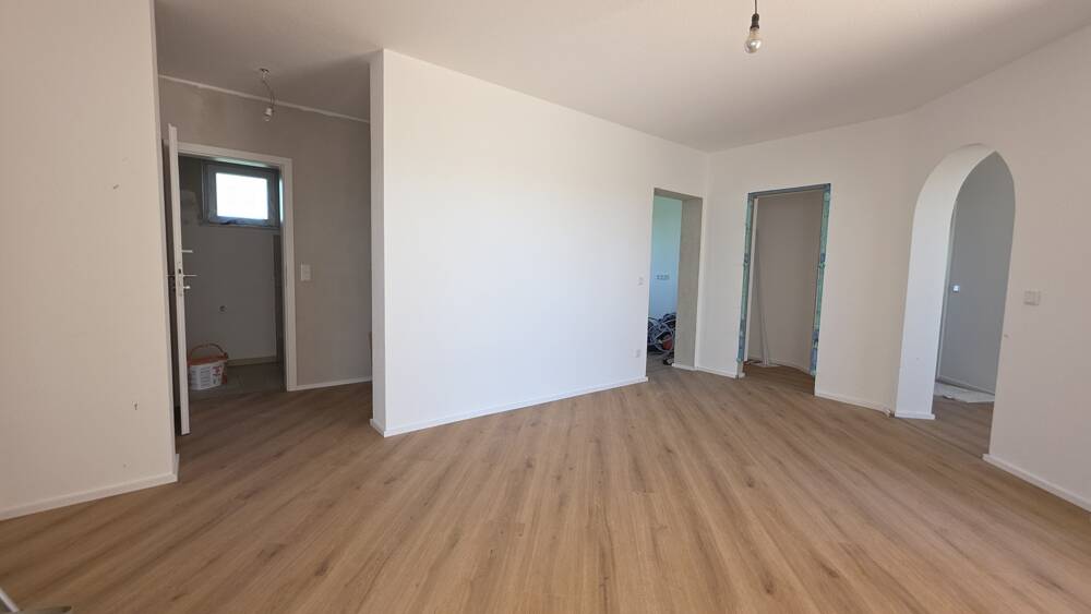 Etagenwohnung Landshut West - 4 Zimmer, 100 m&sup2;, 1.200&euro; | Angebot:26542811