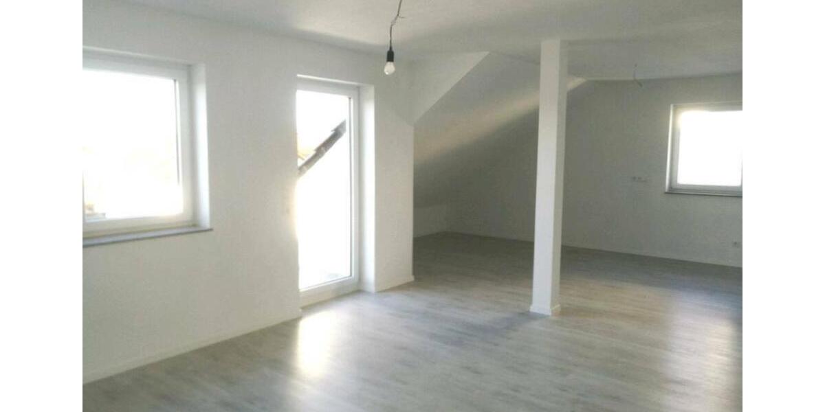 Dachgeschoßwohnung Soest - 4 Zimmer, 10 m&sup2;, 1.000&euro; | Angebot:25791813