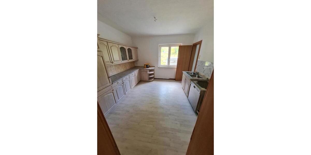 Etagenwohnung Bad Salzungen Tiefenort - 3 Zimmer, 95 m&sup2;, 450&euro; | Angebot:24804666