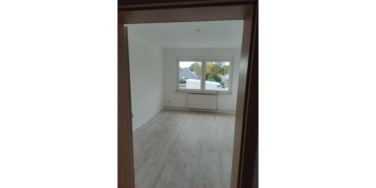 Etagenwohnung Gröningen - 4 Zimmer, 75 m&sup2;, 420&euro; | Angebot:25544482