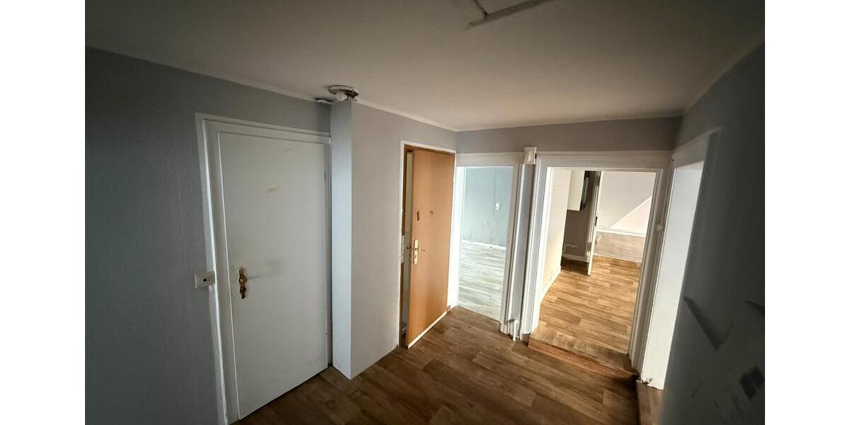 Dachgeschoßwohnung Bückeburg - 5 Zimmer, 130 m&sup2;, 790&euro; | Angebot:24651447