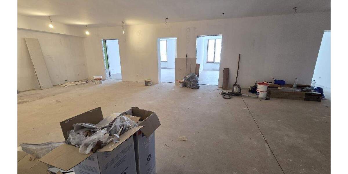 Gewerbeobjekt Eisenach - 7 Zimmer, 272 m&sup2;, 1.905&euro; | Angebot:24905826