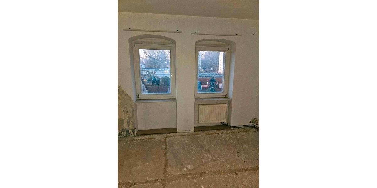 Mehrfamilienhaus, Wohnhaus Roßwein - 8 Zimmer, 140 m&sup2;, 599&euro; | Angebot:26550727