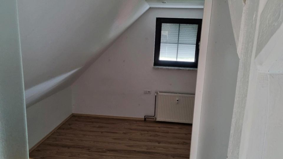 Dachgeschoßwohnung Nidda - 3 Zimmer, 60 m&sup2;, 480&euro; | Angebot:26277013