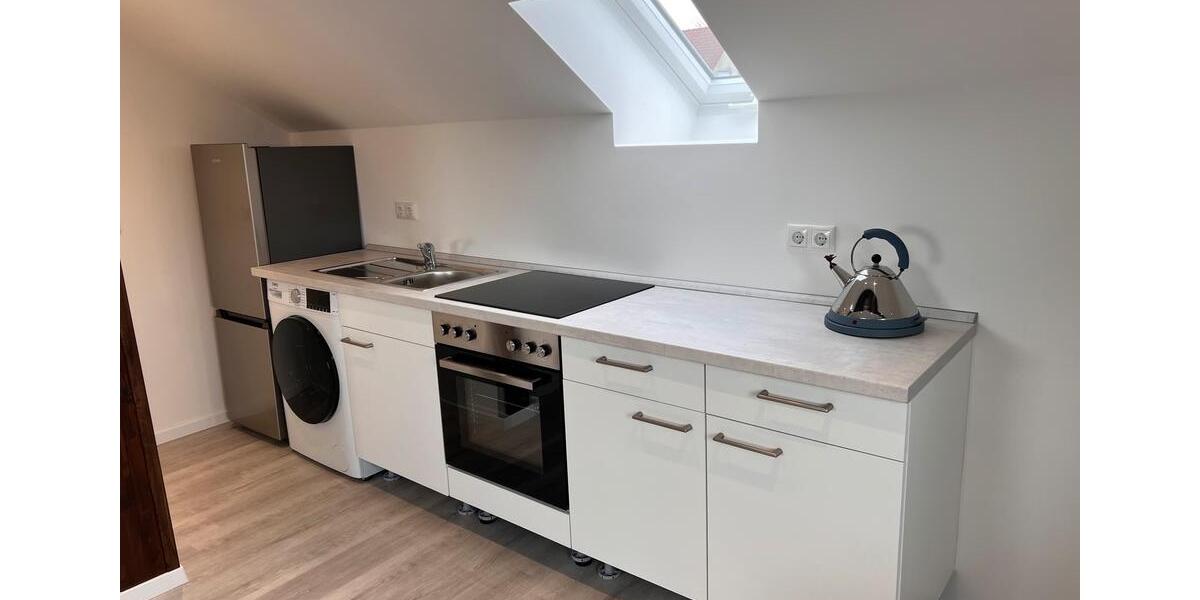 Dachgeschoßwohnung Weiden in der Oberpfalz - 1 Zimmer, 75 m&sup2;, 850&euro; | Angebot:25872233