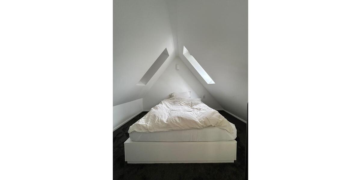 Dachgeschoßwohnung Oberhaching Deisenhofen - 1.5 Zimmer, 40 m&sup2;, 1.850&euro; | Angebot:24626456