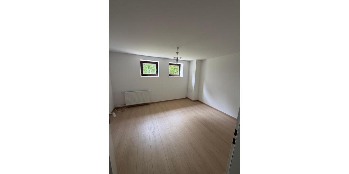 Etagenwohnung Reichshof - 2 Zimmer, 66 m&sup2;, 600&euro; | Angebot:26648944
