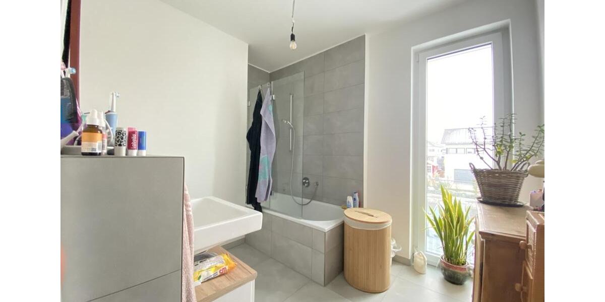 Etagenwohnung Friedberg (Hessen) - 4 Zimmer, 98 m&sup2;, 1.200&euro; | Angebot:24852358