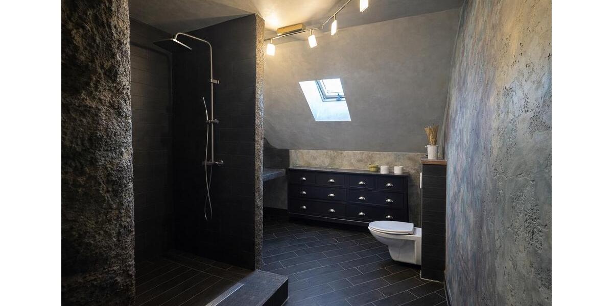 Dachgeschoßwohnung Plauen Altstadt - 5 Zimmer, 130 m&sup2;, 1.000&euro; | Angebot:26405227