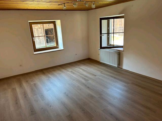 Erdgeschoßwohnung Fürsteneck - 2 Zimmer, 90 m&sup2;, 650&euro; | Angebot:25904011