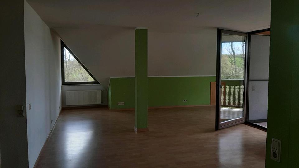 Dachgeschoßwohnung Hargesheim - 4 Zimmer, 93 m&sup2;, 700&euro; | Angebot:26045215