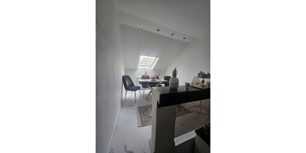 Dachgeschoßwohnung Sulzbach (Saar) - 1 Zimmer, 100 m&sup2;, 750&euro; | Angebot:26232576