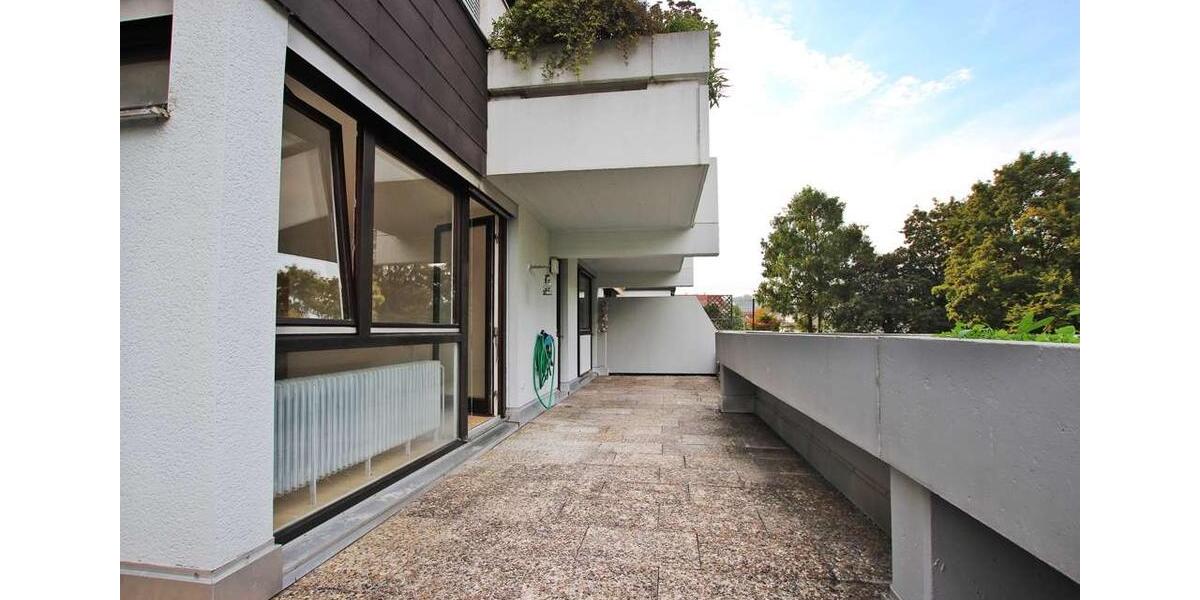 Terrassentraum: Gemütliche Wohlfühlwohnung mit großer Terrasse, nahe Bosch, Porsche, Trumpf. 2 zimmer
