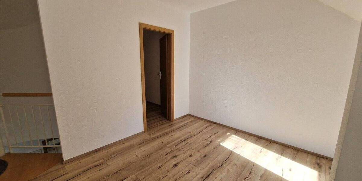 Etagenwohnung Sebnitz - 4 Zimmer, 99 m&sup2;, 550&euro; | Angebot:26618197