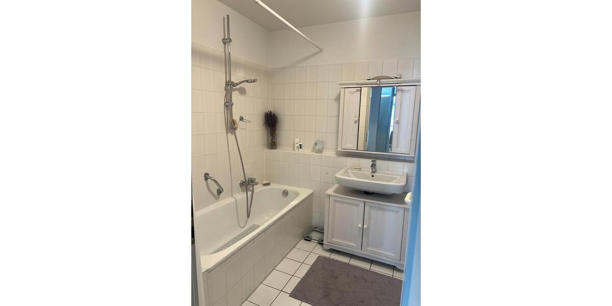 Etagenwohnung Rastede - 2 Zimmer, 74 m&sup2;, 880&euro; | Angebot:25415066