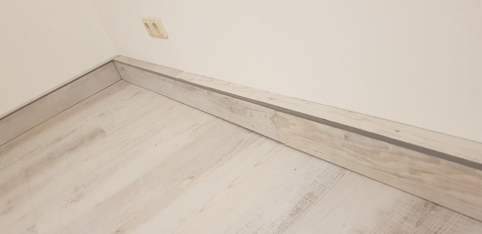 Großzöbern: 3 R Wohnung EG, sonnig und ruhig, mit Gartenbenutzung 3 zimmer