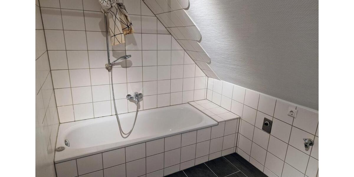 Dachgeschoßwohnung Coburg - 4.5 Zimmer, 96 m&sup2;, 940&euro; | Angebot:26137416