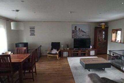 Wohnung Eschenburg - 3 Zimmer, 100 m&sup2;, 800&euro; | Angebot:25715276