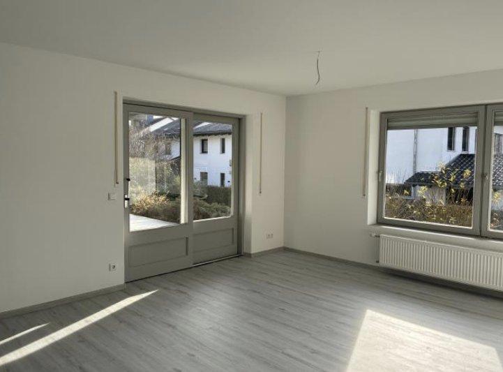 Etagenwohnung Deggendorf - 4 Zimmer, 128 m&sup2;, 10&euro; | Angebot:26097073