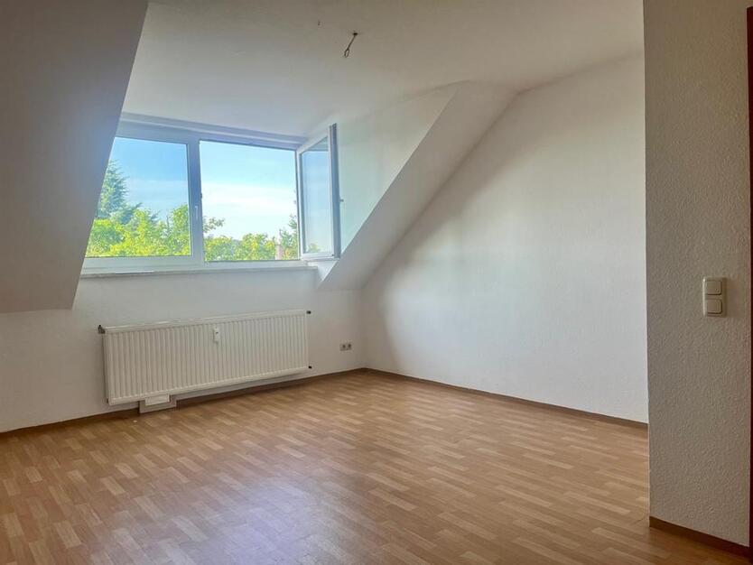 1-Zimmer Dachgeschoßwohnung mit Tageslichtbad und Abstellraum