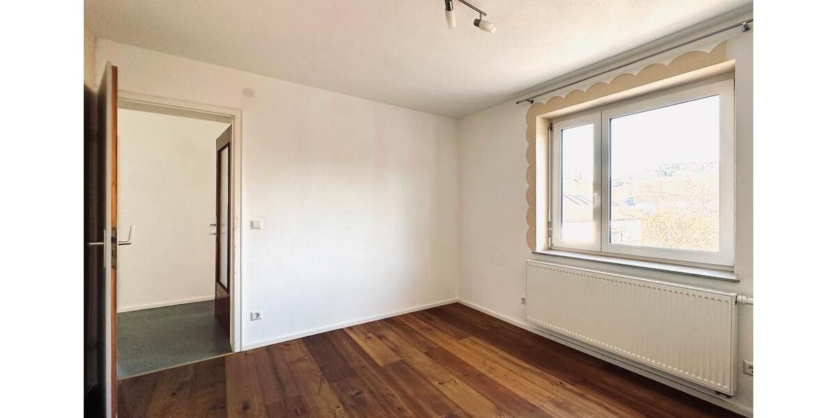 Etagenwohnung Salach - 3 Zimmer, 105 m&sup2;, 1.250&euro; | Angebot:24600210