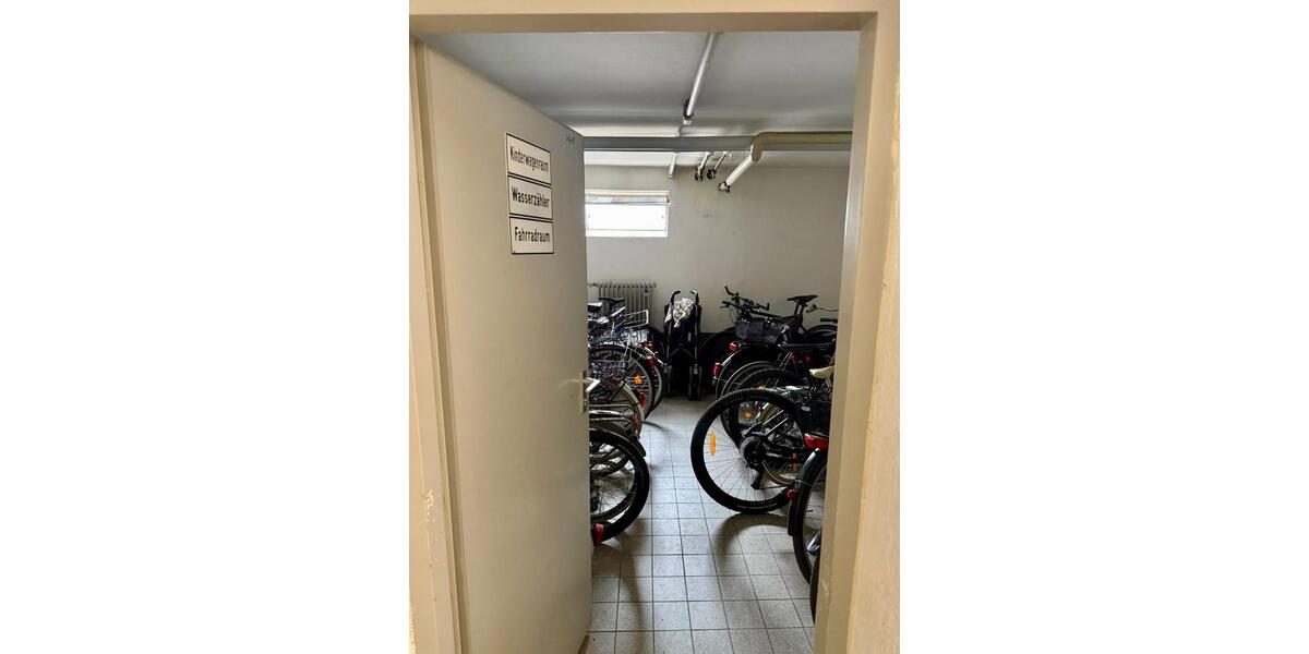 Erdgeschoßwohnung München Schwabing-Freimann - 3.5 Zimmer, 92 m&sup2;, 2.300&euro; | Angebot:25935713