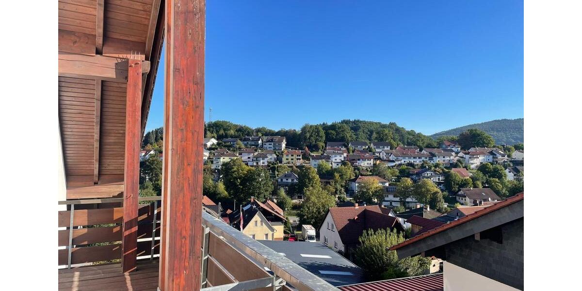 Schöne Dachgeschosswohnung - Zentral gelegen 4 zimmer