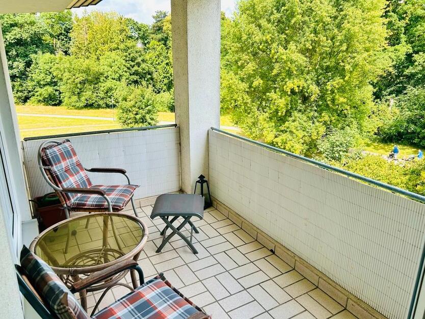 Geschmackvoll *möblierte* 2-Zimmer-Wohnung im Grünen