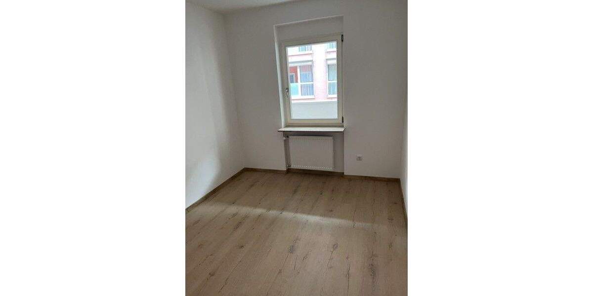 Etagenwohnung Nürnberg Lorenz - 4 Zimmer, 83 m&sup2;, 980&euro; | Angebot:24027397