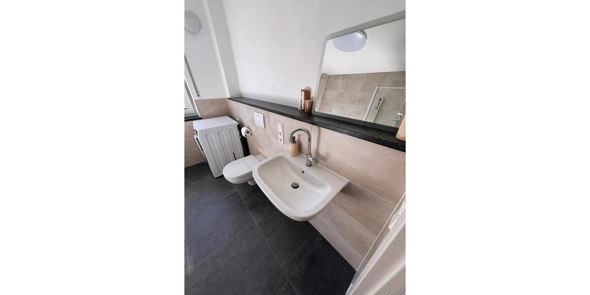 Hochparterre Landau an der Isar - 3 Zimmer, 81 m&sup2;, 866&euro; | Angebot:25933642