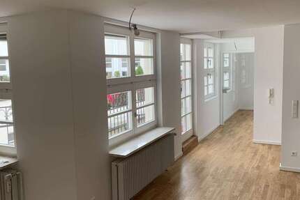 Wohnung Stuttgart - 3 Zimmer, 80 m&sup2;, 1.580&euro; | Angebot:26910406