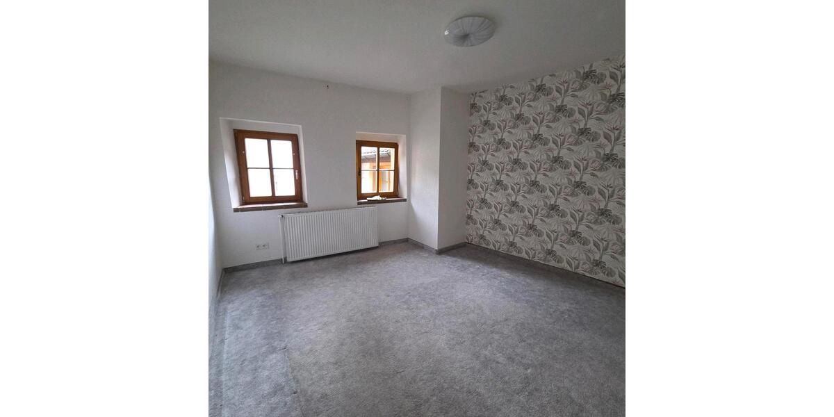 Etagenwohnung Ottweiler - 1 Zimmer, 30 m&sup2;, 300&euro; | Angebot:25975906