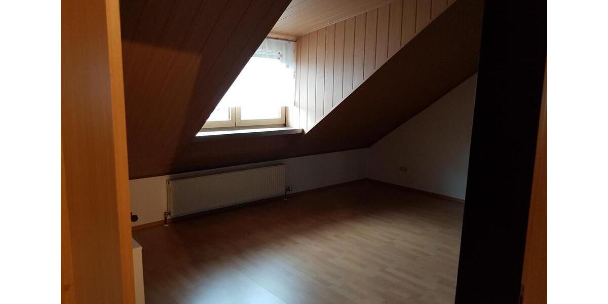 Dachgeschoßwohnung Augsburg - 3 Zimmer, 90 m&sup2;, 1.200&euro; | Angebot:26024631