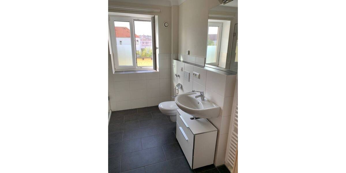 Etagenwohnung Nittenau - 3 Zimmer, 87 m&sup2;, 765&euro; | Angebot:23972871