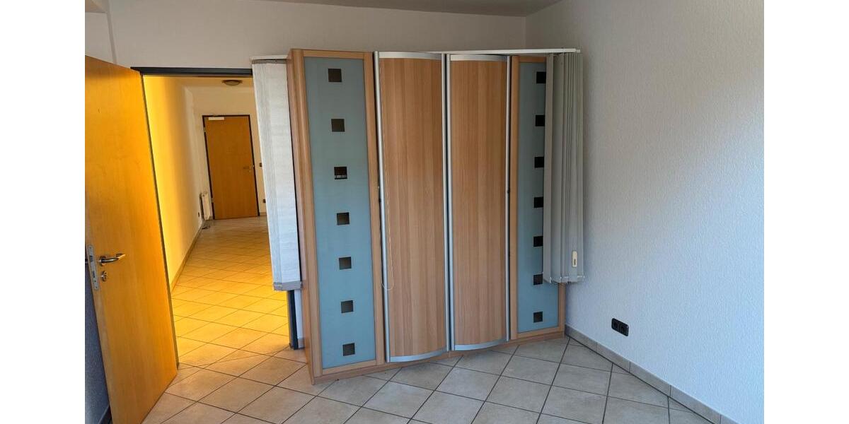 Etagenwohnung Netphen - 2 Zimmer, 76 m&sup2;, 700&euro; | Angebot:26323645