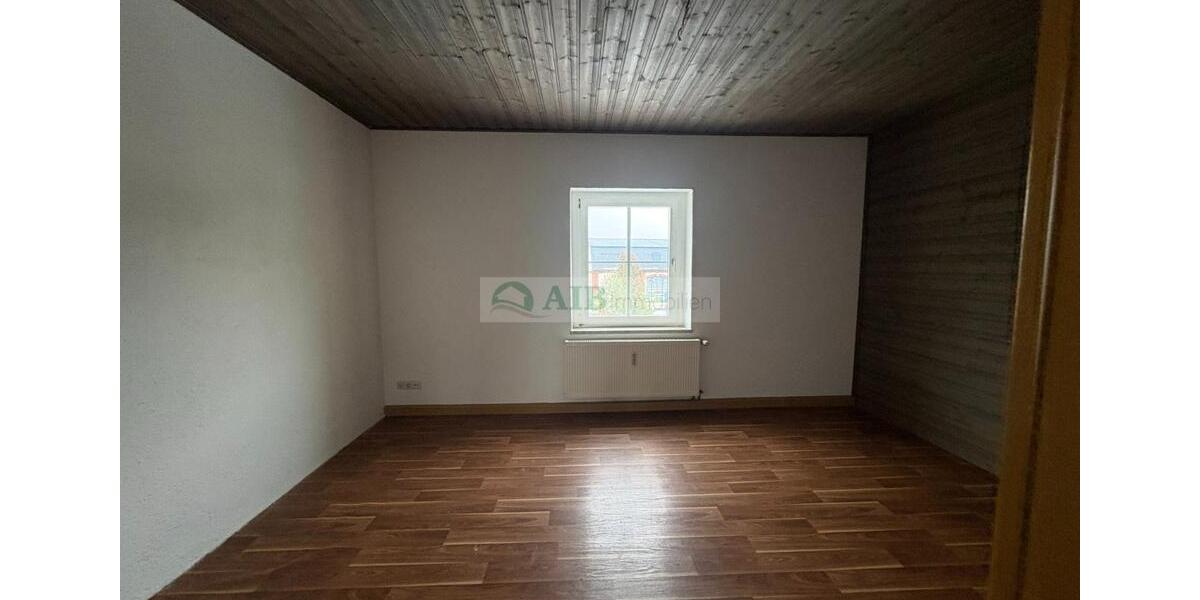 Dachgeschoßwohnung Olbernhau - 4 Zimmer, 112 m&sup2;, 670&euro; | Angebot:26086392