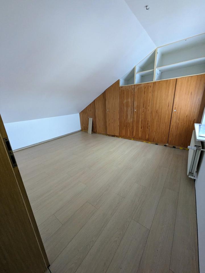 Großzügige 2-Zimmer-Dachgeschoßwohnung mit EBK in Winkel