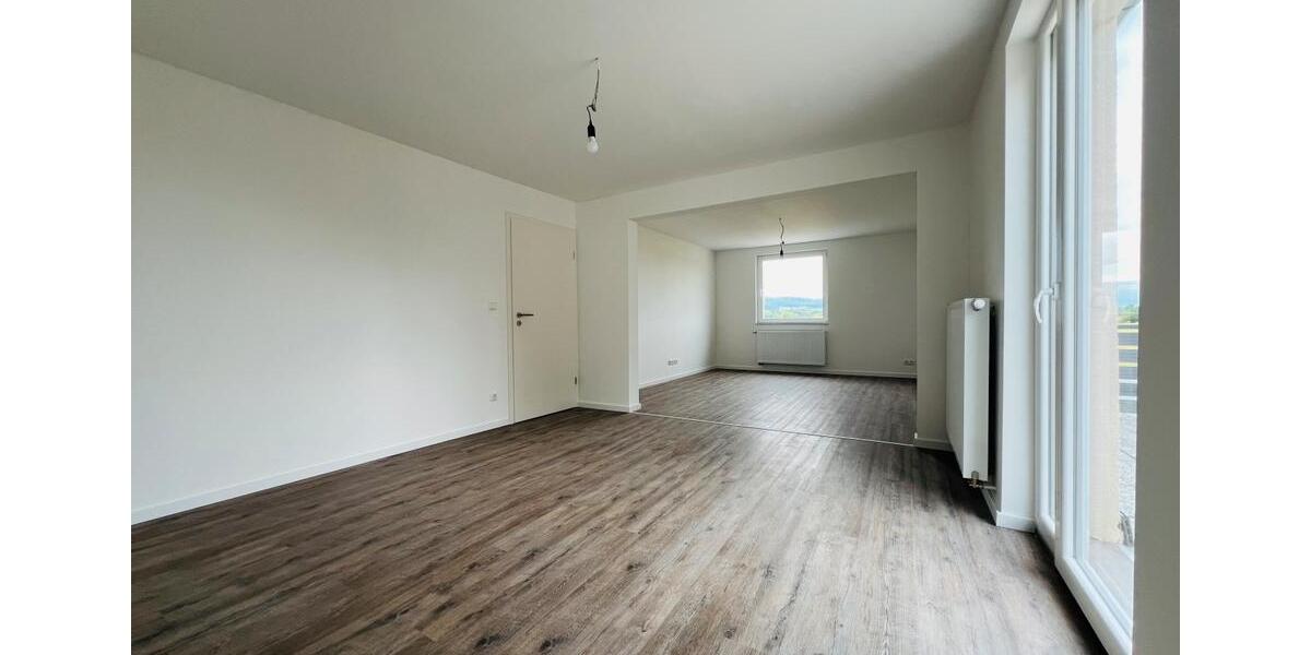 Saniertes Einfamilienhaus mit Garten & Balkon in Felsberg 8 zimmer