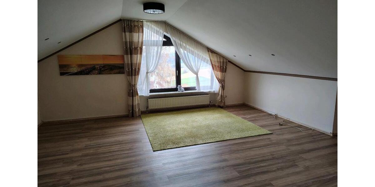 Dachgeschoßwohnung Rötz - 4 Zimmer, 100 m&sup2;, 500&euro; | Angebot:26101485