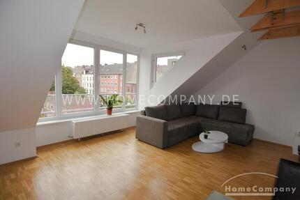 Tolle, zentrale Dachgeschoßwohnung in Kiel, möbliert zimmer