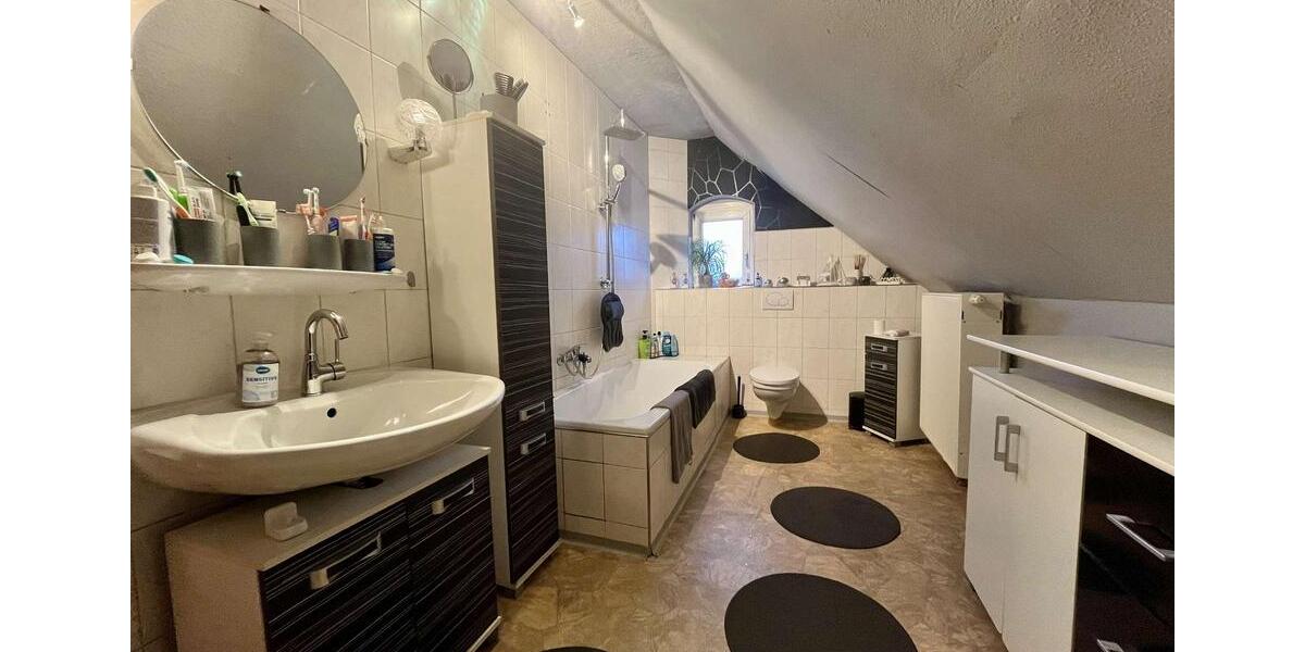 Etagenwohnung Neustadt bei Coburg - 4 Zimmer, 84 m&sup2;, 590&euro; | Angebot:24863634