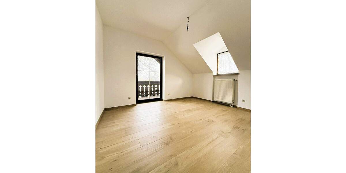 Gewerbeobjekt Bruckmühl - 3 Zimmer, 91 m&sup2;, 1.250&euro; | Angebot:26038132