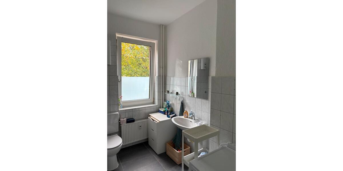 3er-WG | großes, helles Zimmer | Altbau | Holzdielen | ab Dez. 1 zimmer