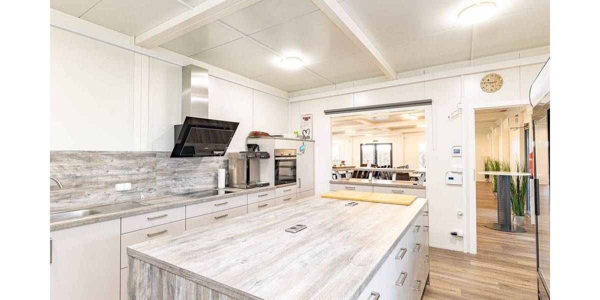 Gewerbeobjekt Drochtersen - 1 Zimmer, 137 m&sup2;, 2.160&euro; | Angebot:25692808